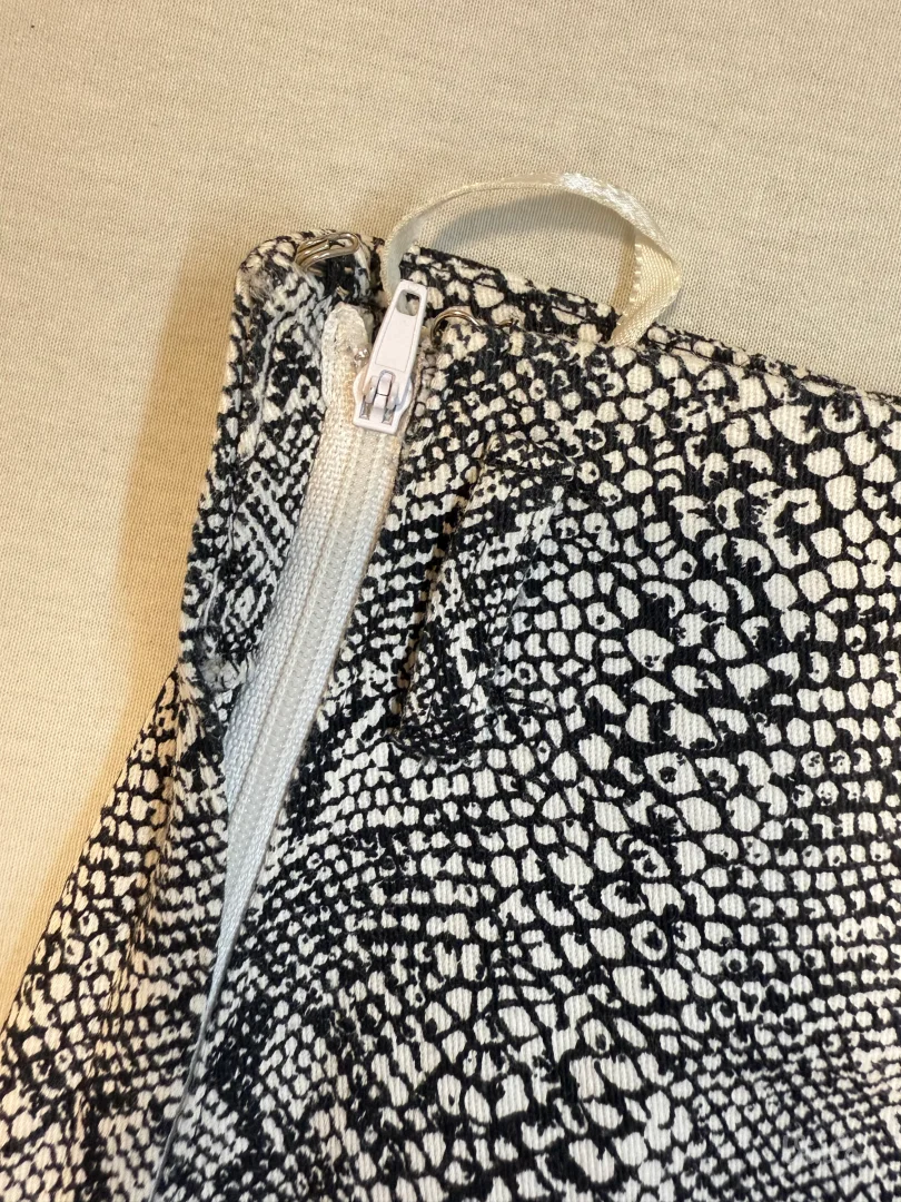 Mini suknja sa zmijskim printom