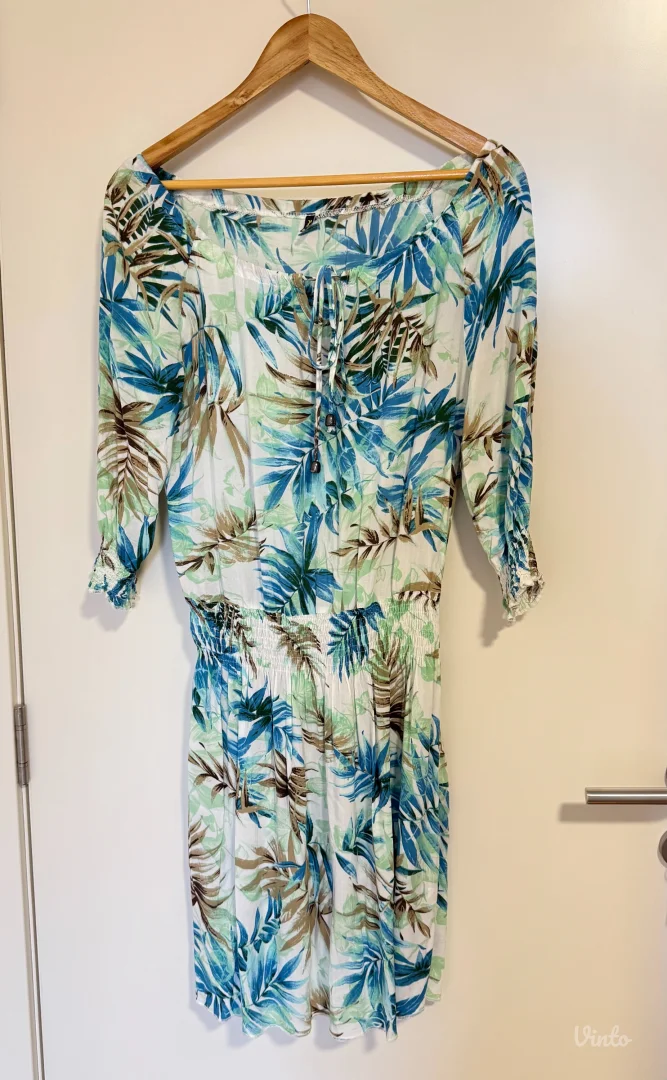 Letnja haljina sa tropskim printom