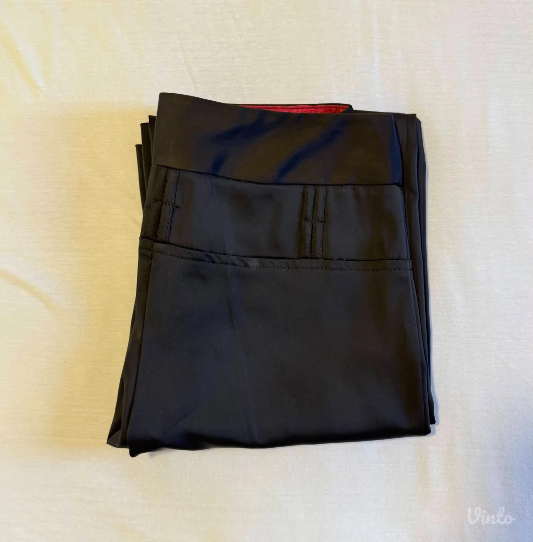 Fi More - Crne elegantne pantalone