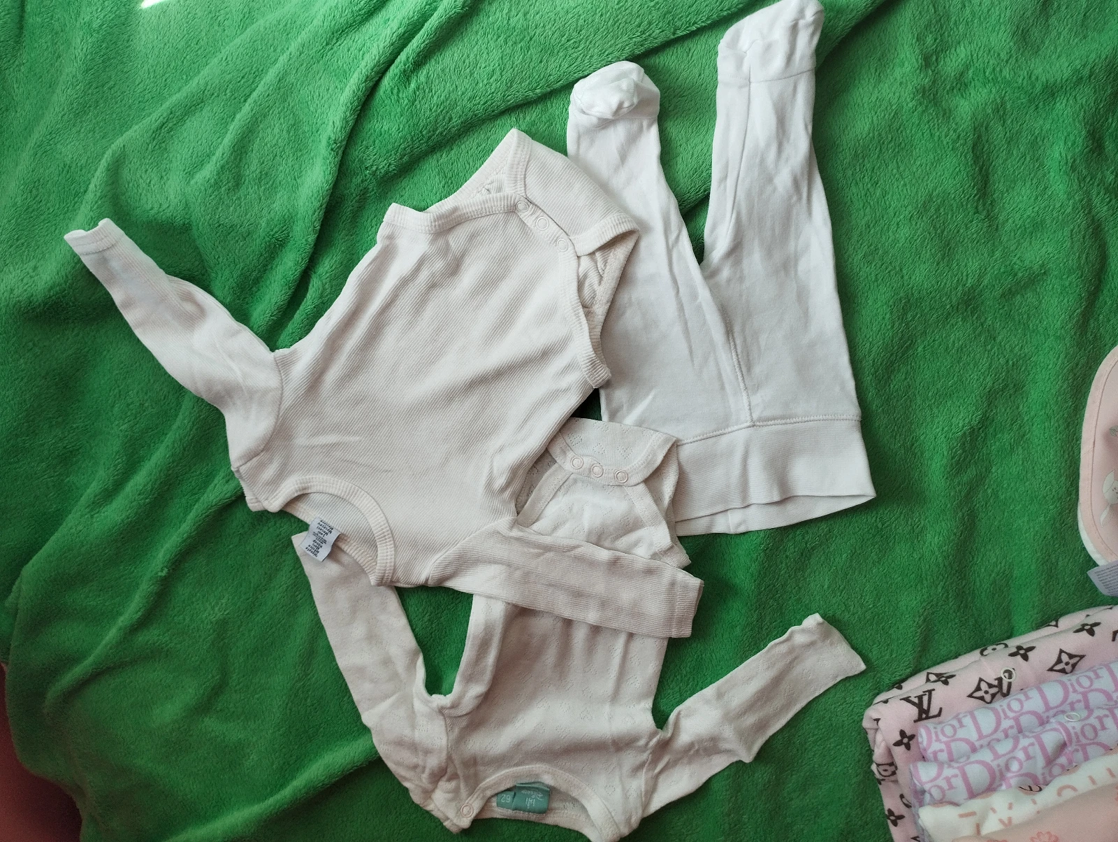 Luksuzan paket odeće za devojčice (LV, Dior kompleti)