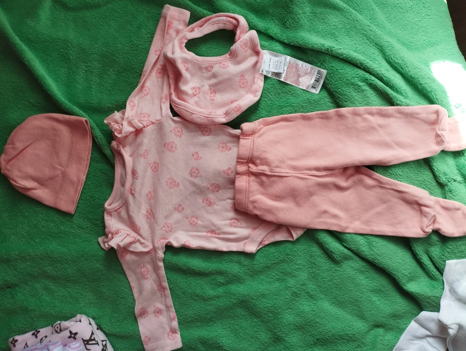 Luksuzan paket odeće za devojčice (LV, Dior kompleti)