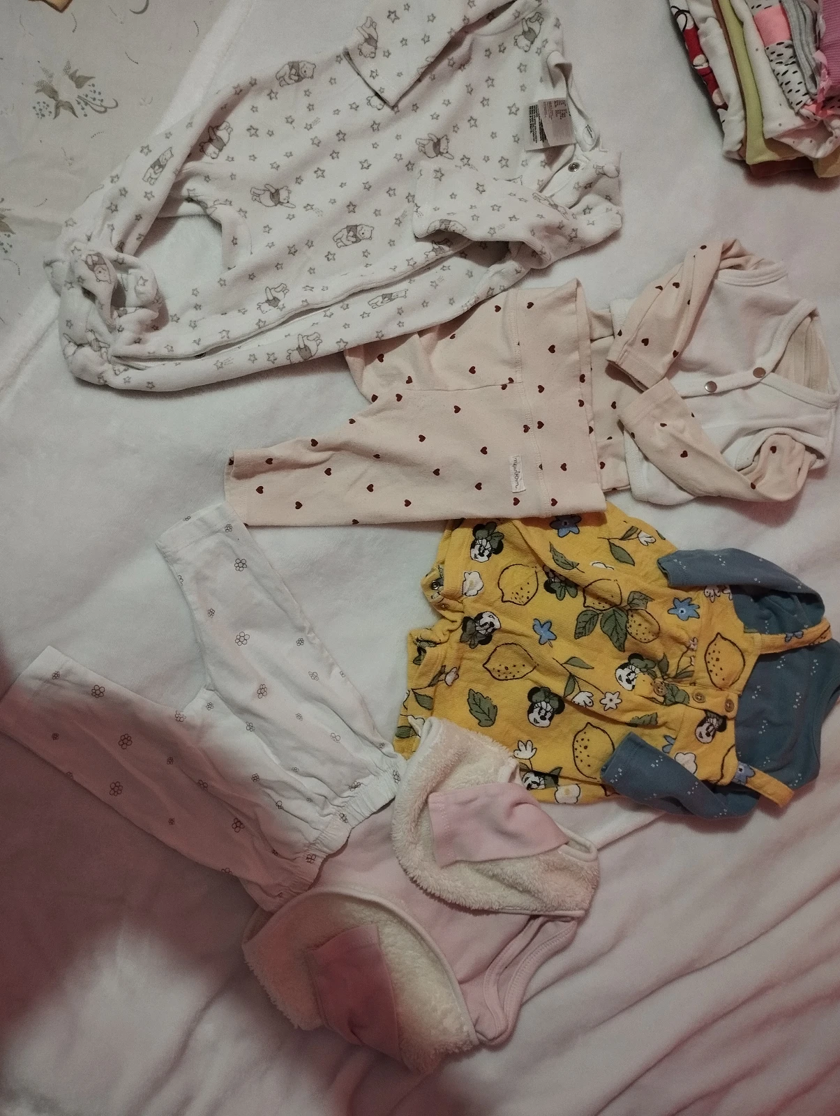 Prelijep paket očuvane garderobe za djevojčice do 3 meseca