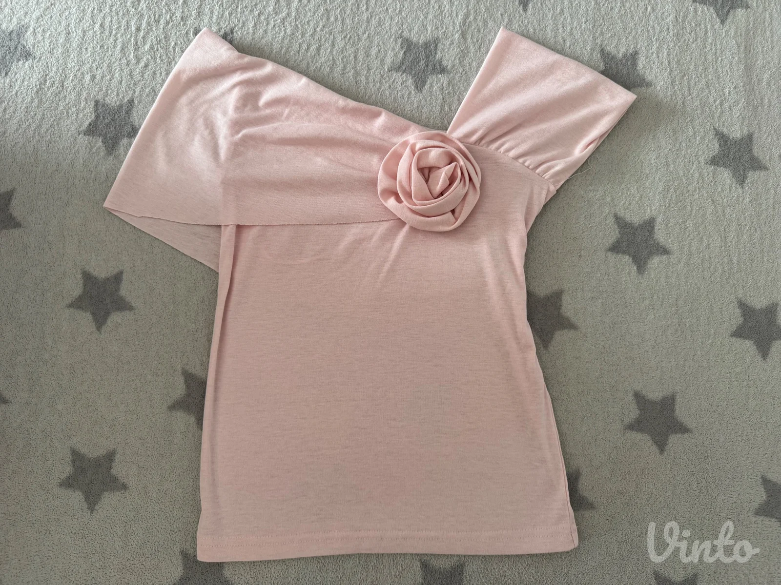 Roze majica sa cvetom | Nova
