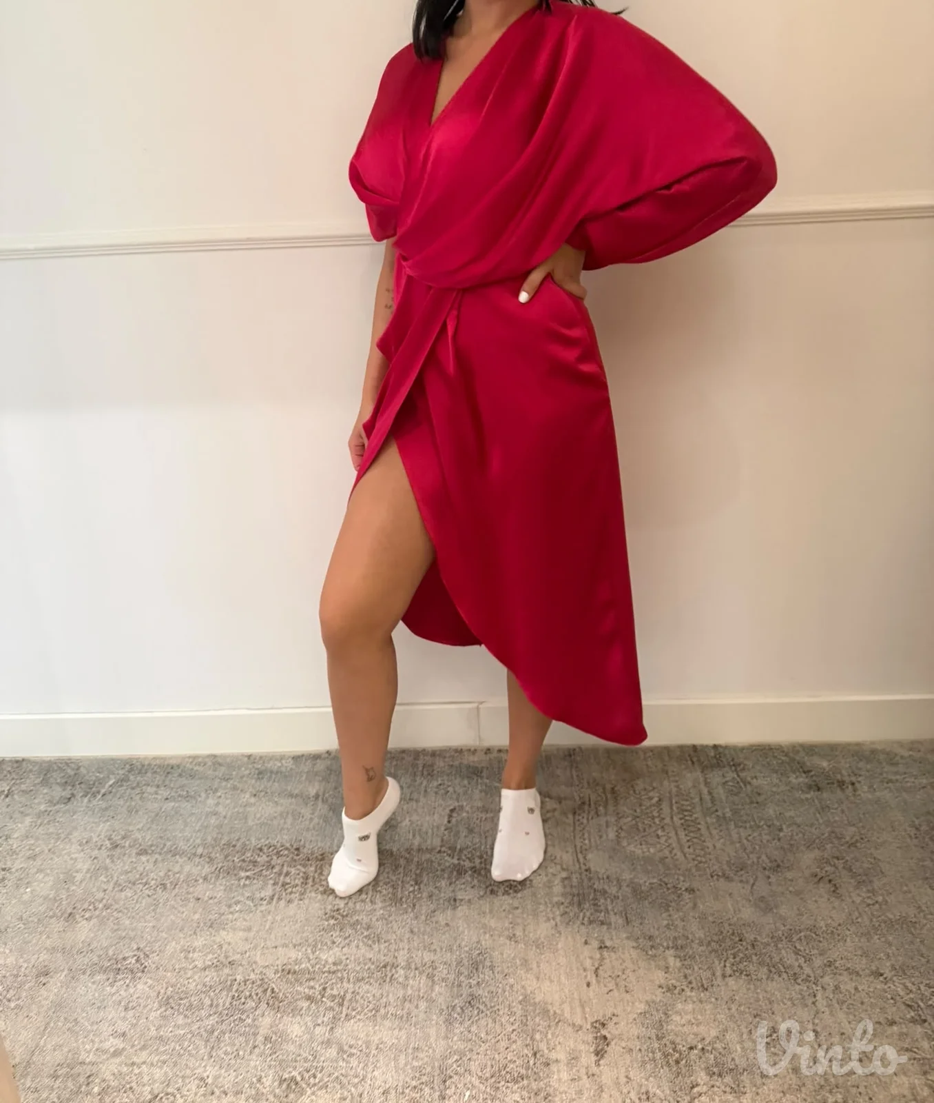 Elegantna satenska midi haljina