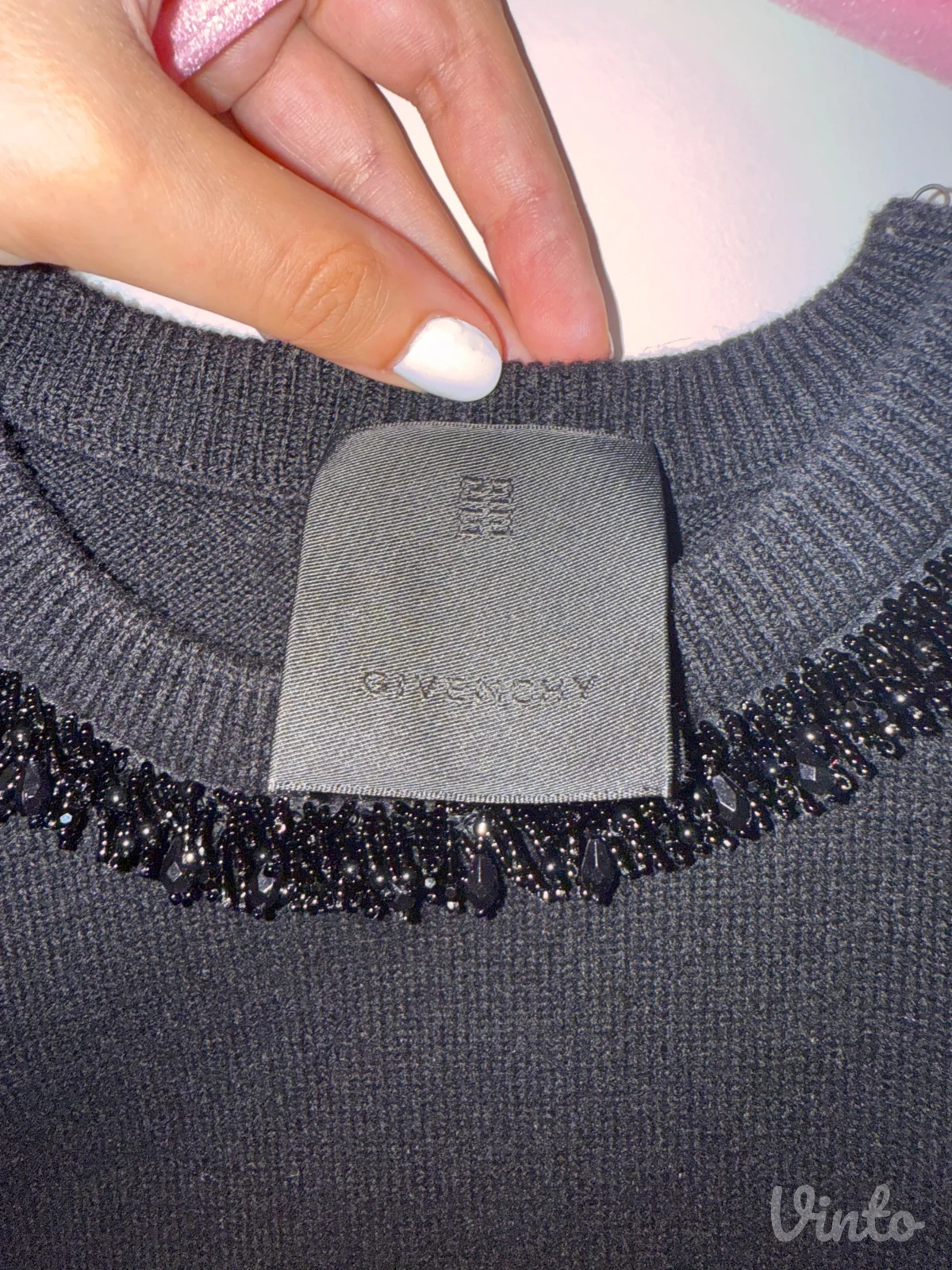 Givenchy crni pleteni džemper sa ukrašenom kragnom – M