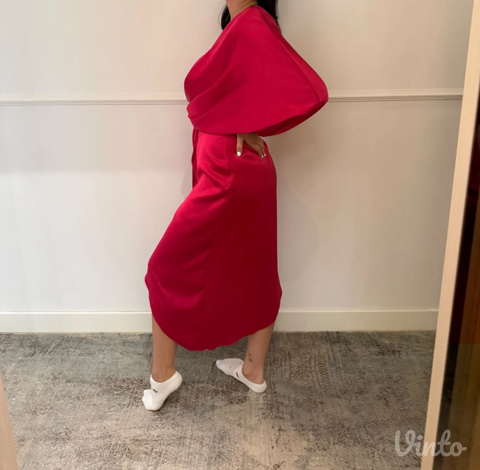 Elegantna satenska midi haljina