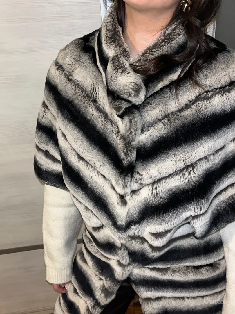 Bunda od pravog krzna/ Činčila