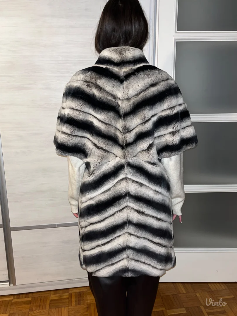 Bunda od pravog krzna/ Činčila