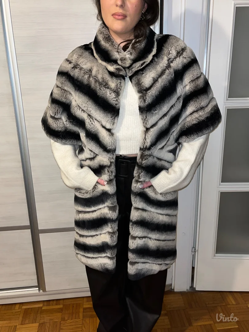 Bunda od pravog krzna/ Činčila