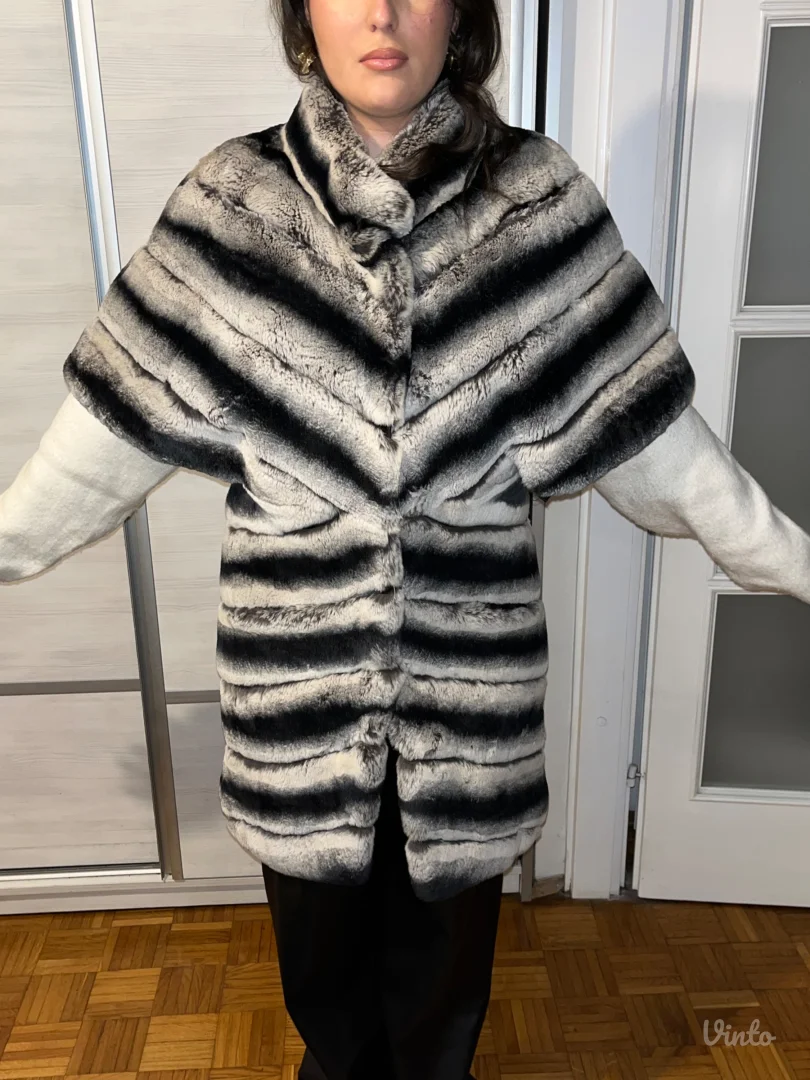 Bunda od pravog krzna/ Činčila