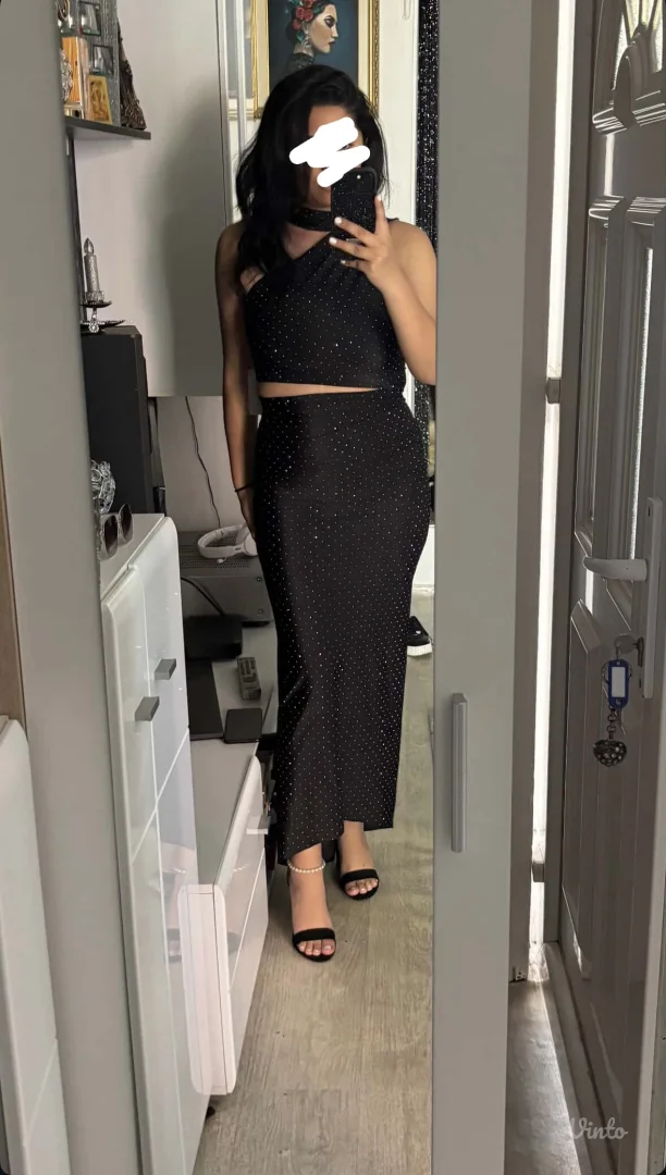 Crna haljina sa cirkonima