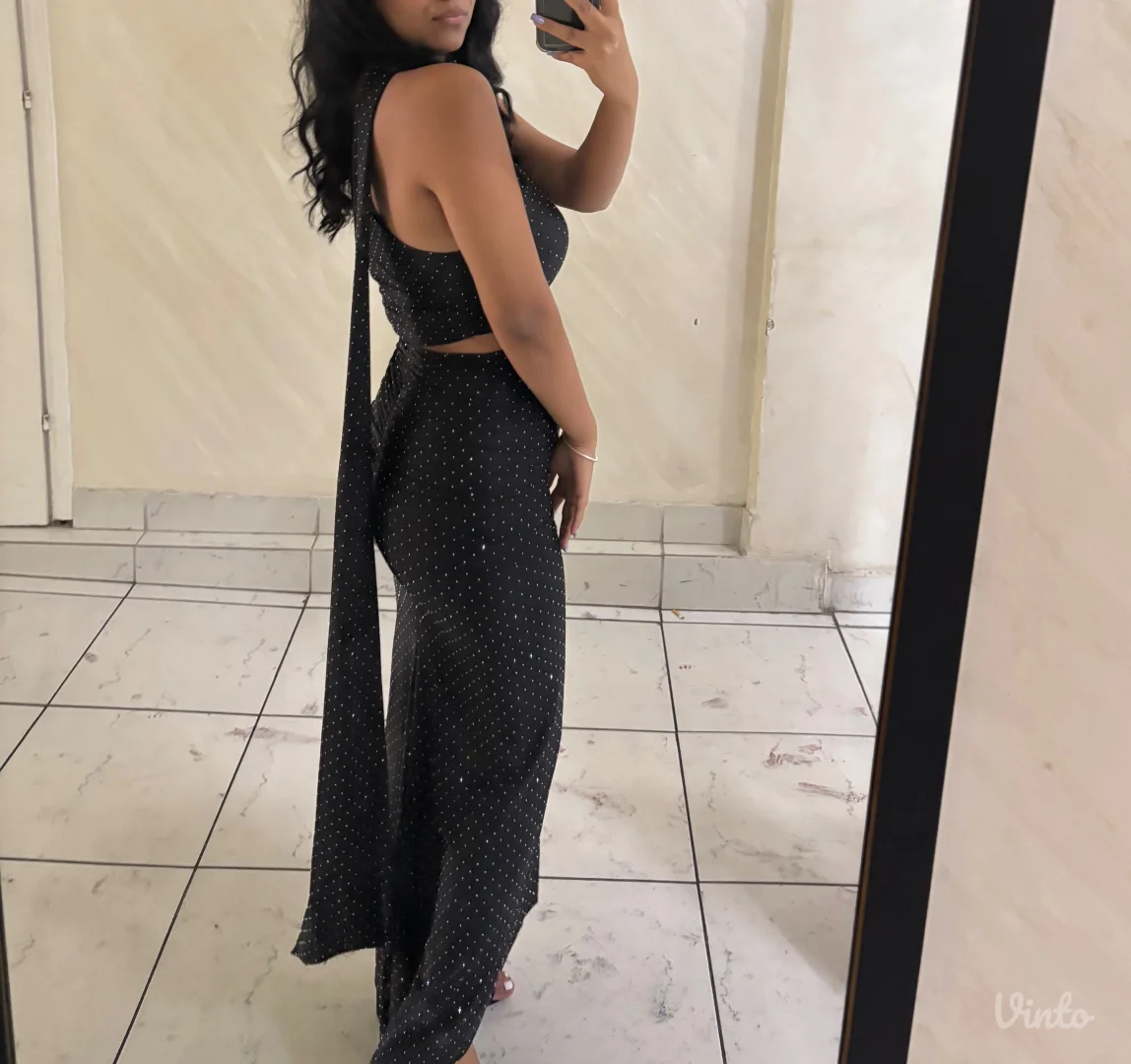 Crna haljina sa cirkonima