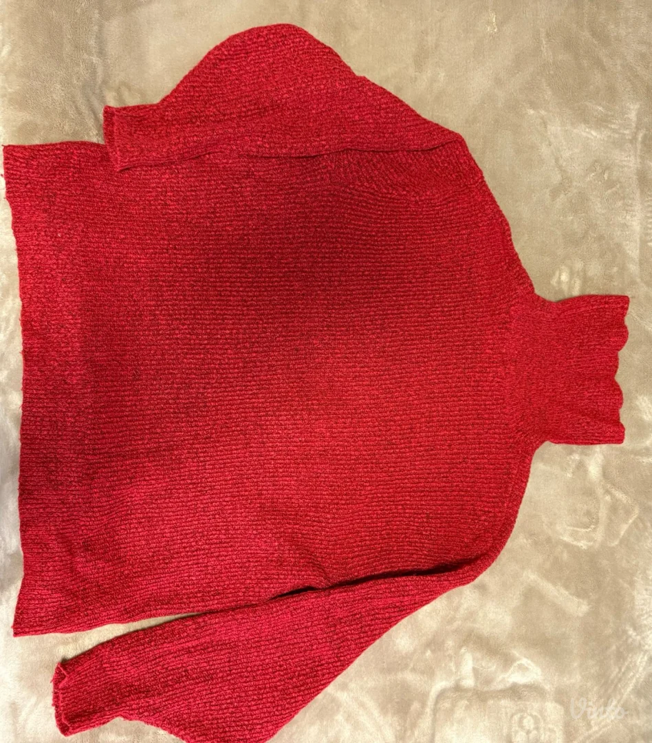 H&M - Crveni džemper rolka