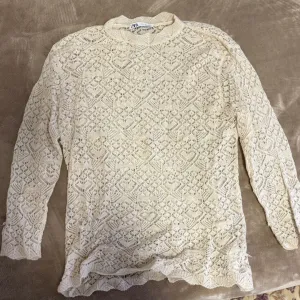 Zara - Šupljikavi džemper