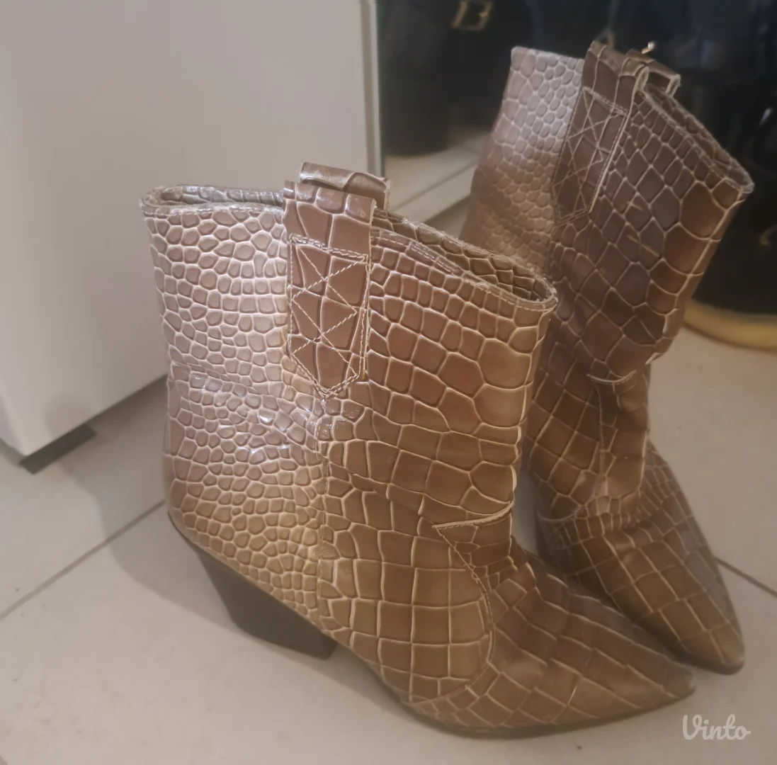 Čizme kaubojke Danijela Biskup