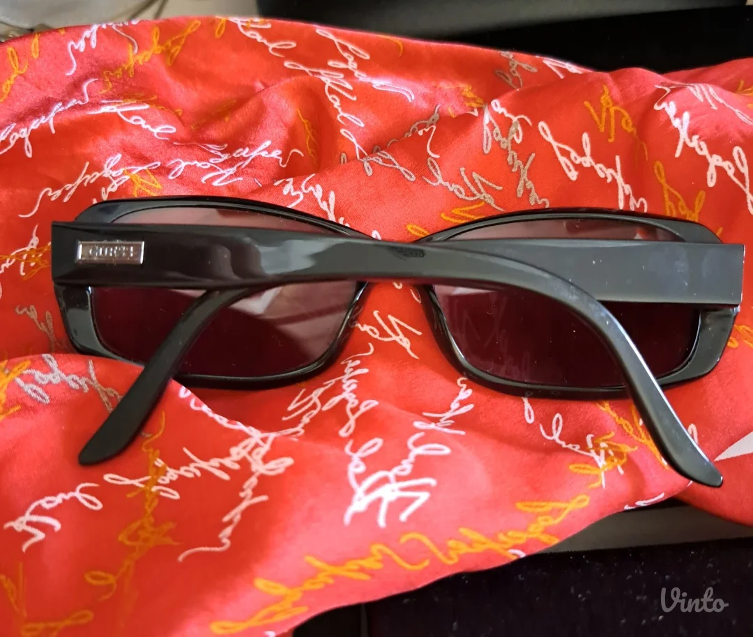 Sunčane naočare Guess