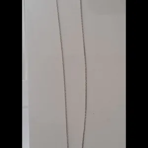 Srebrni lancima sa priveskom od cirkona