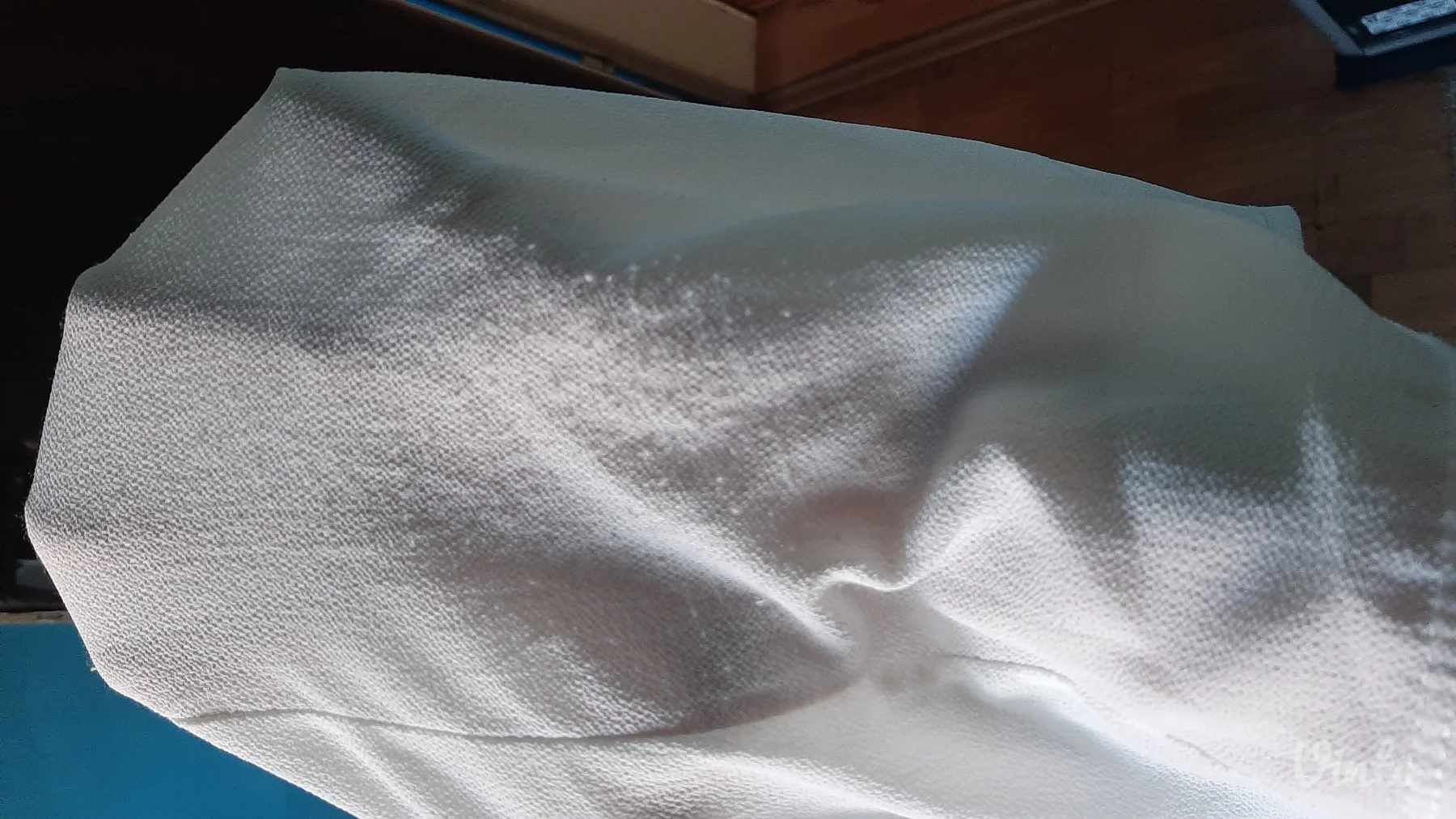 Bluza sa vezom na rukavima