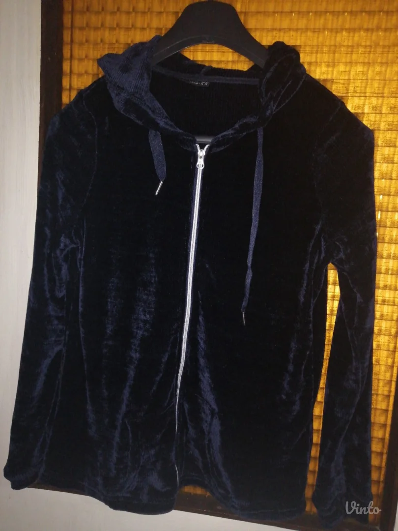 Janina sa kapuljačom