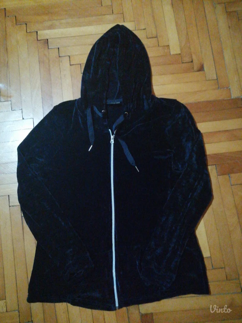 Janina sa kapuljačom