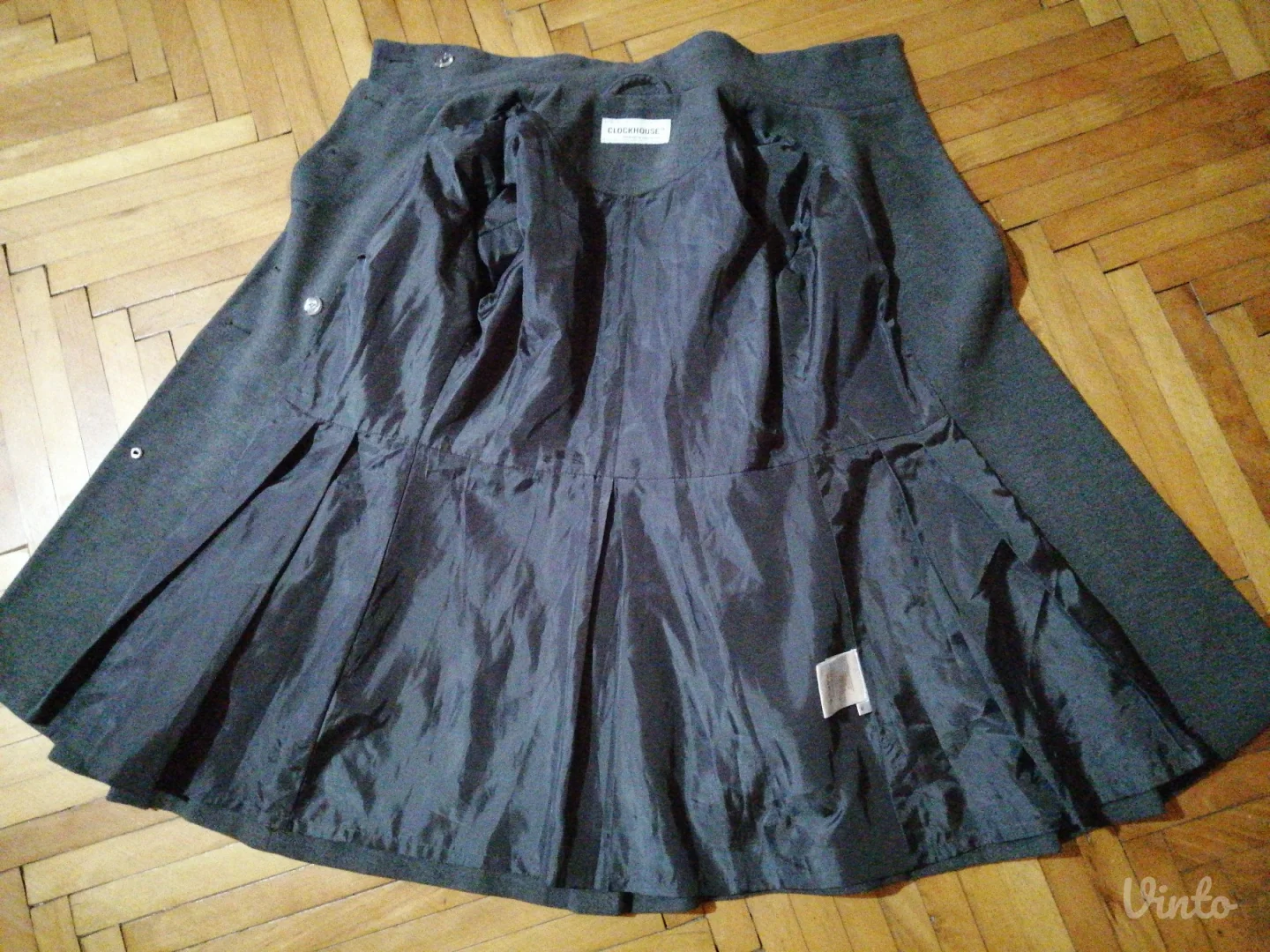 Clock house kaput Kao nov