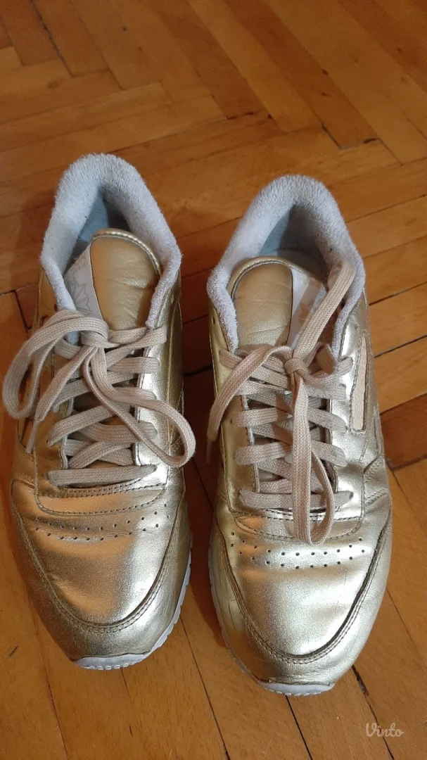 Zlatne Reebok patike