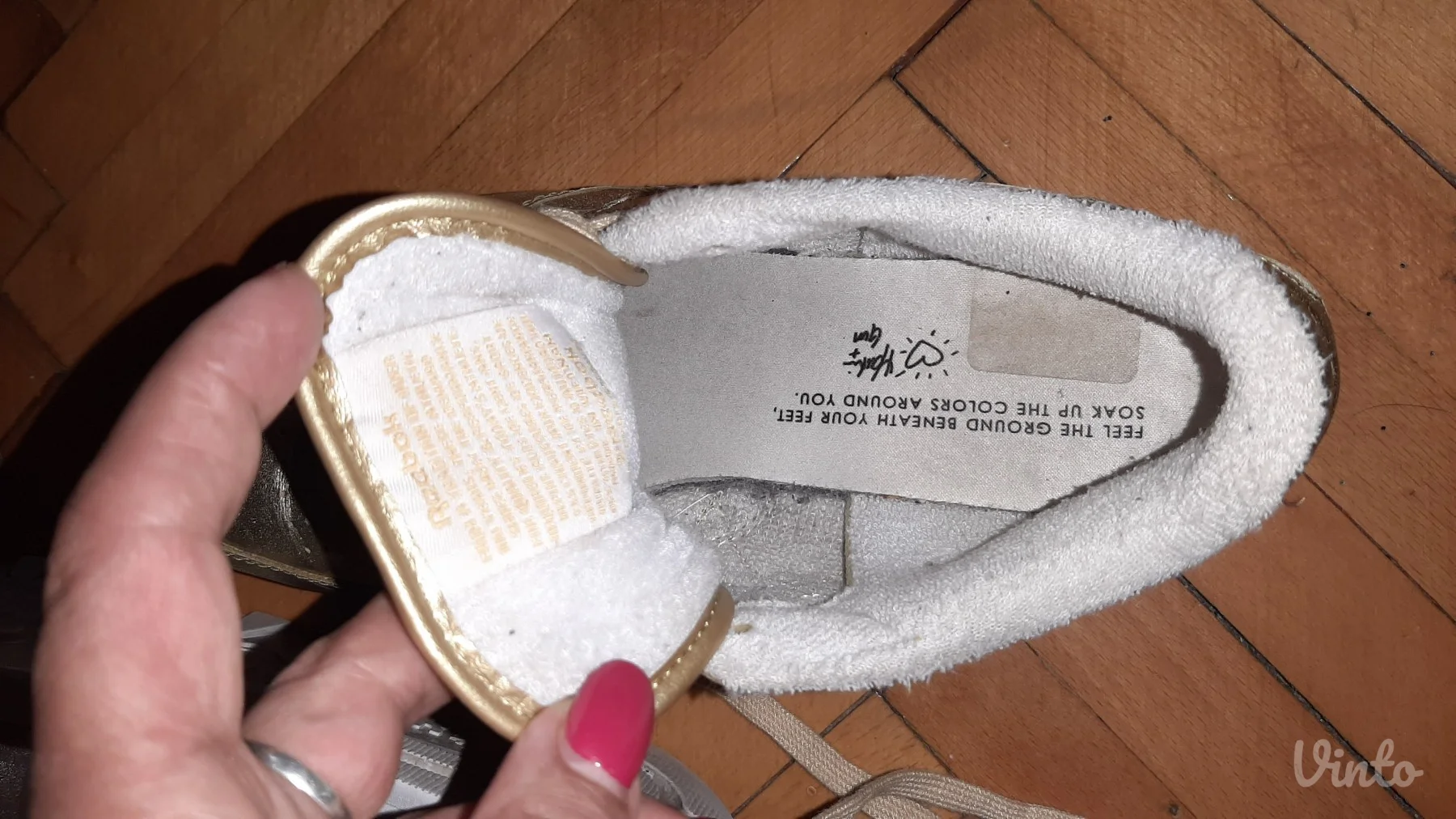 Zlatne Reebok patike