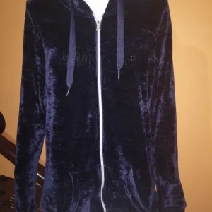 Janina sa kapuljačom