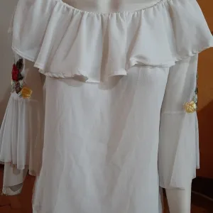 Bluza sa vezom na rukavima