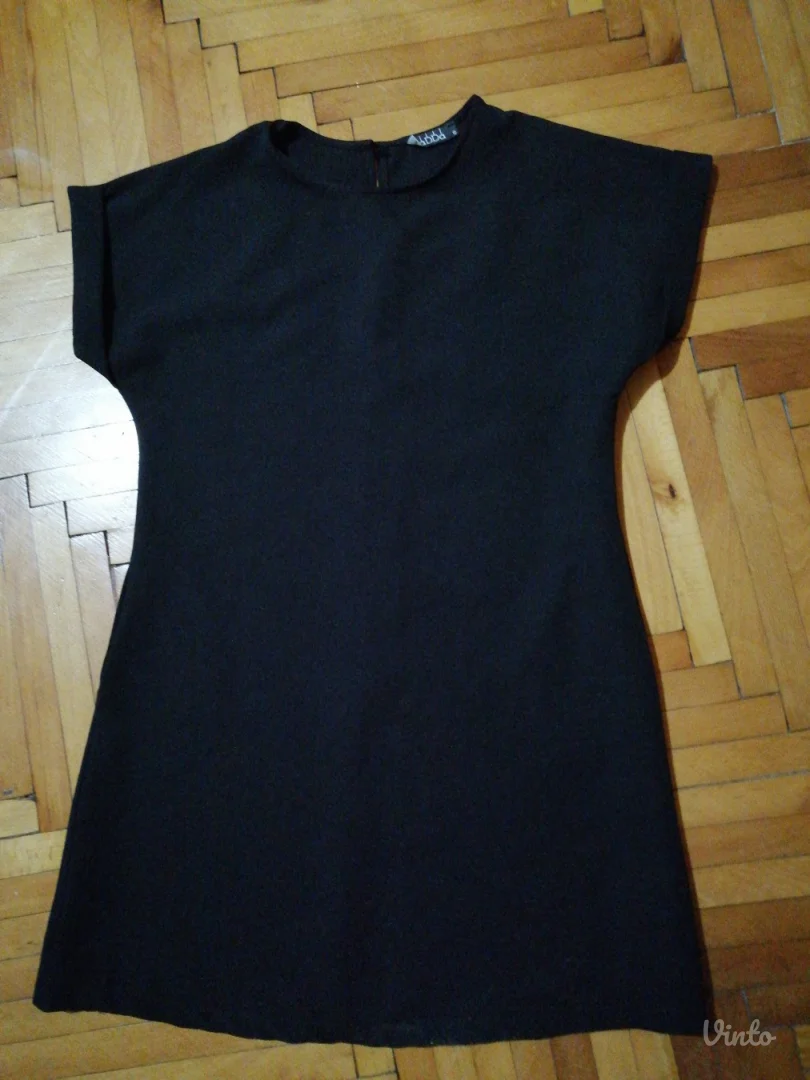 Crna haljina sa dzepovima