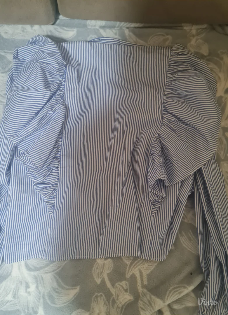 Zara kosulja sa volanima