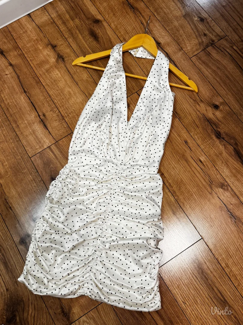 Zara haljina na tufne