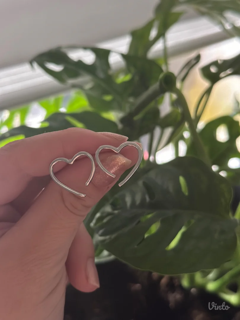 Aksesoari 75 komada za dalju prodaju