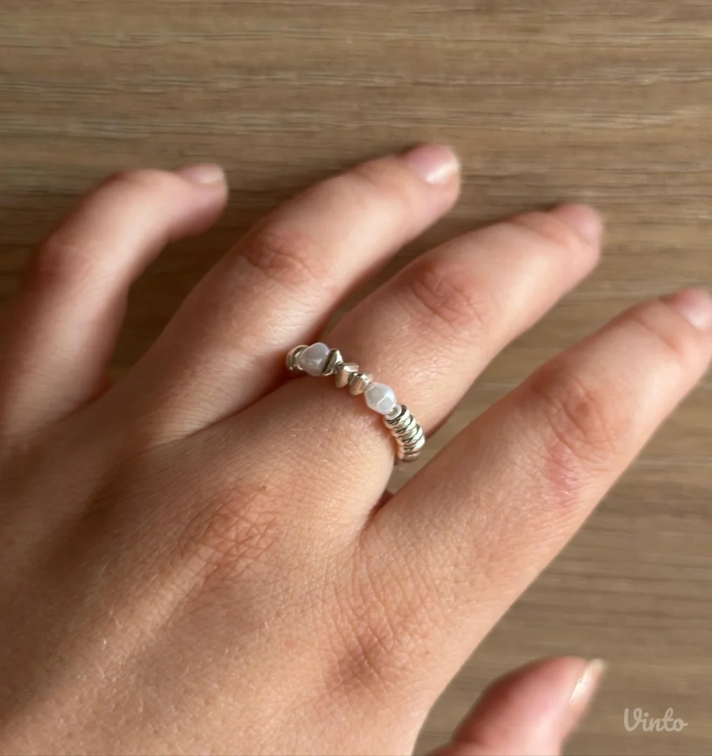 Aksesoari 75 komada za dalju prodaju