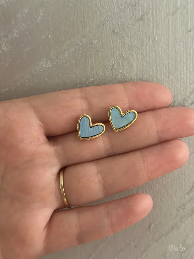 Aksesoari 75 komada za dalju prodaju