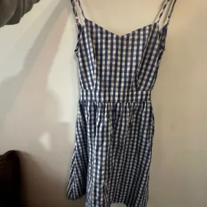 Haljina - jednom obučena