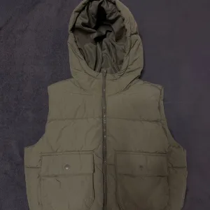H&M prsluk