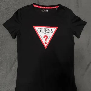Guess majica