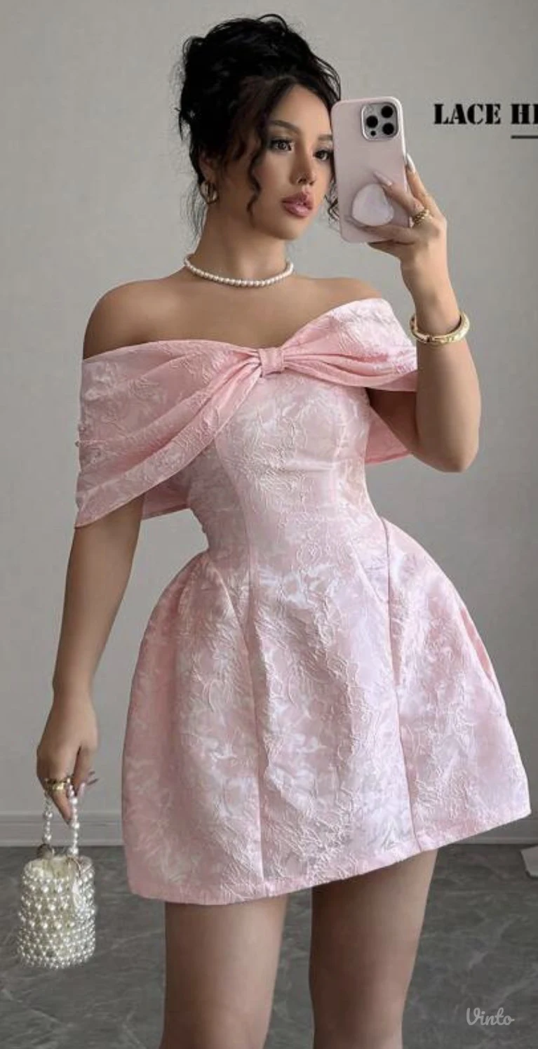 Roze haljina