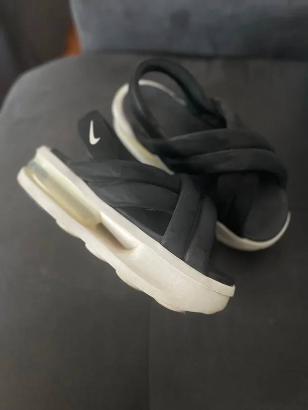 Nike isla sandsle 40,5