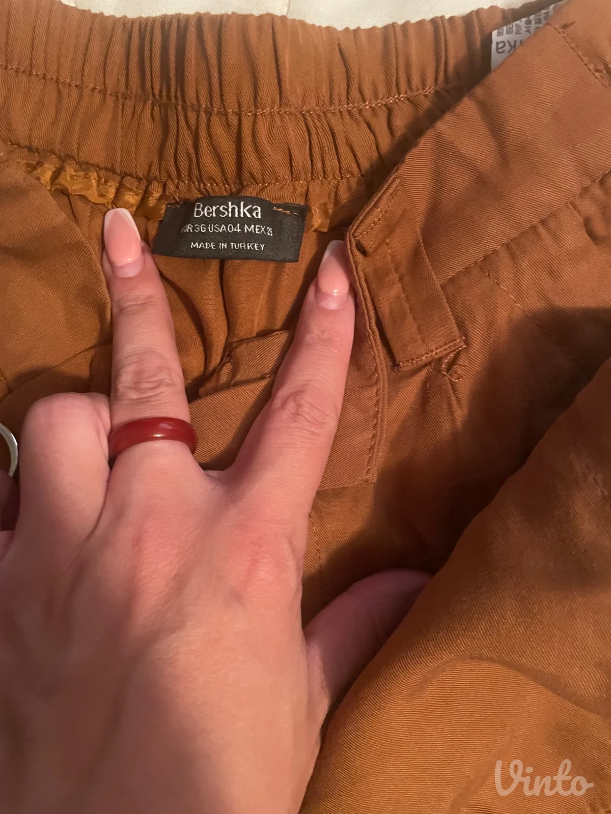 Bershka s pantalone dzeparke