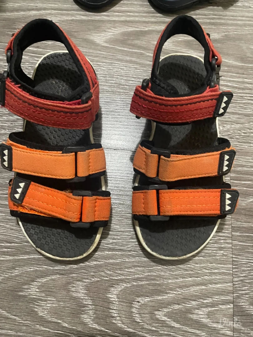 Reserved sandale 30