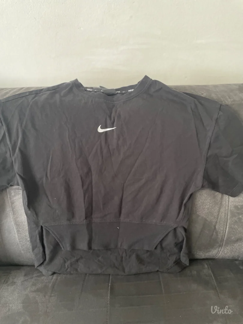 Nike majica crop