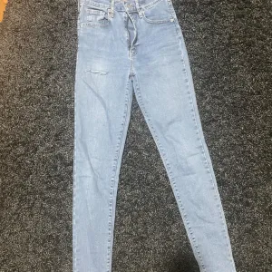 Levis farmerke 27