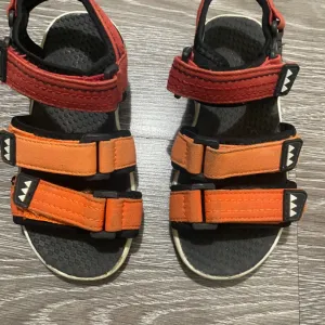 Reserved sandale 30