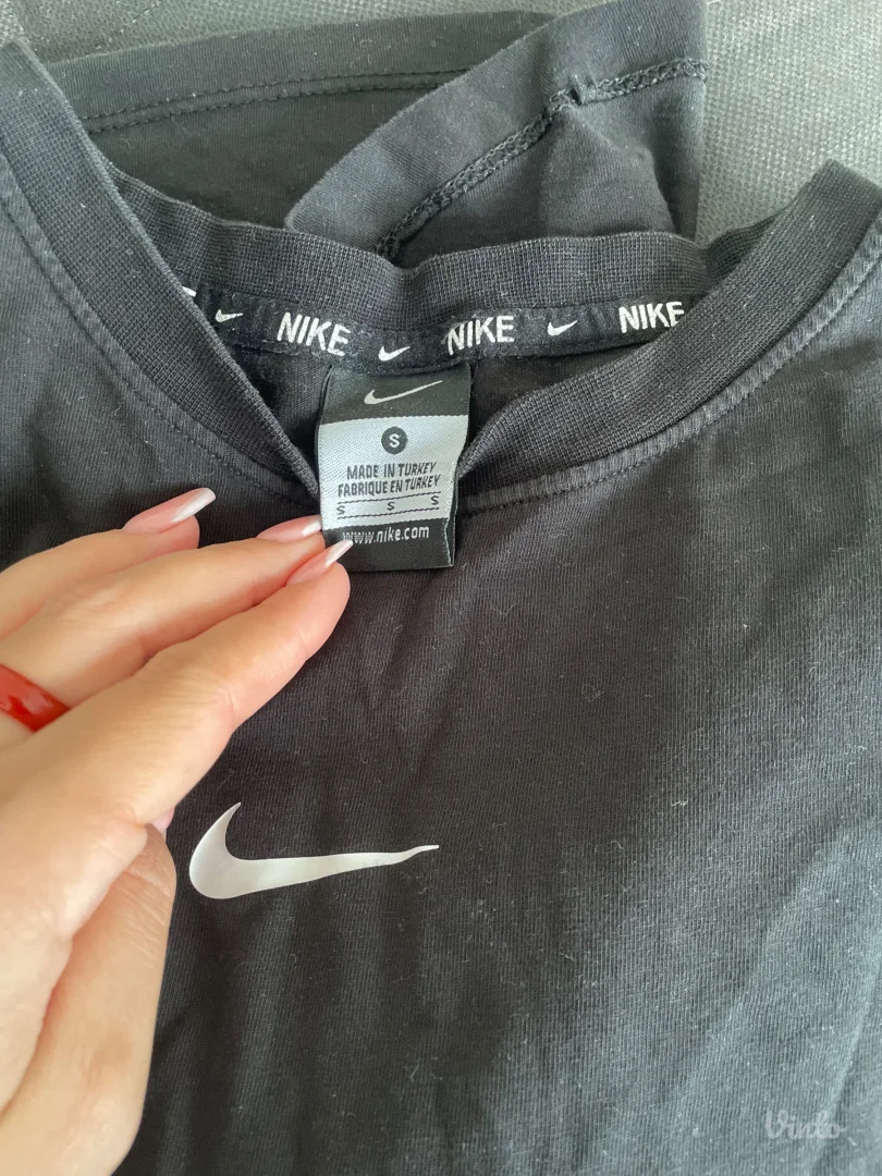 Nike majica crop
