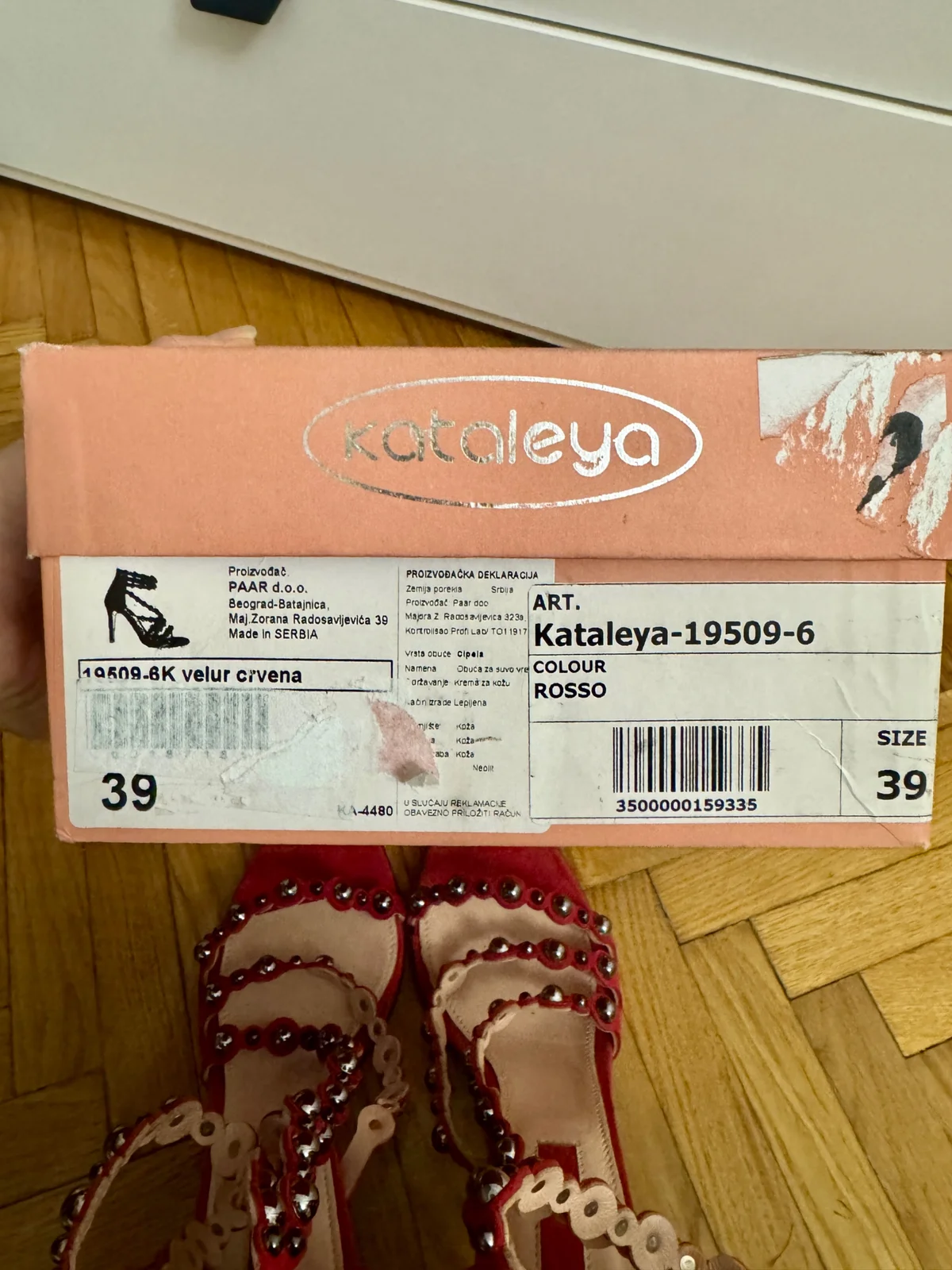 Nove Paar kozne sandale 39
