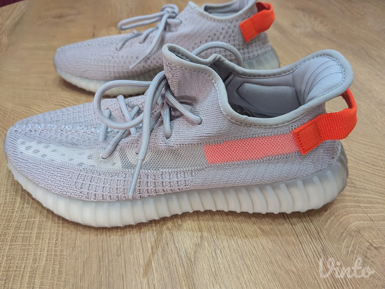adidas Yeezy Boost 350 V2 Tail Light KOPIJA