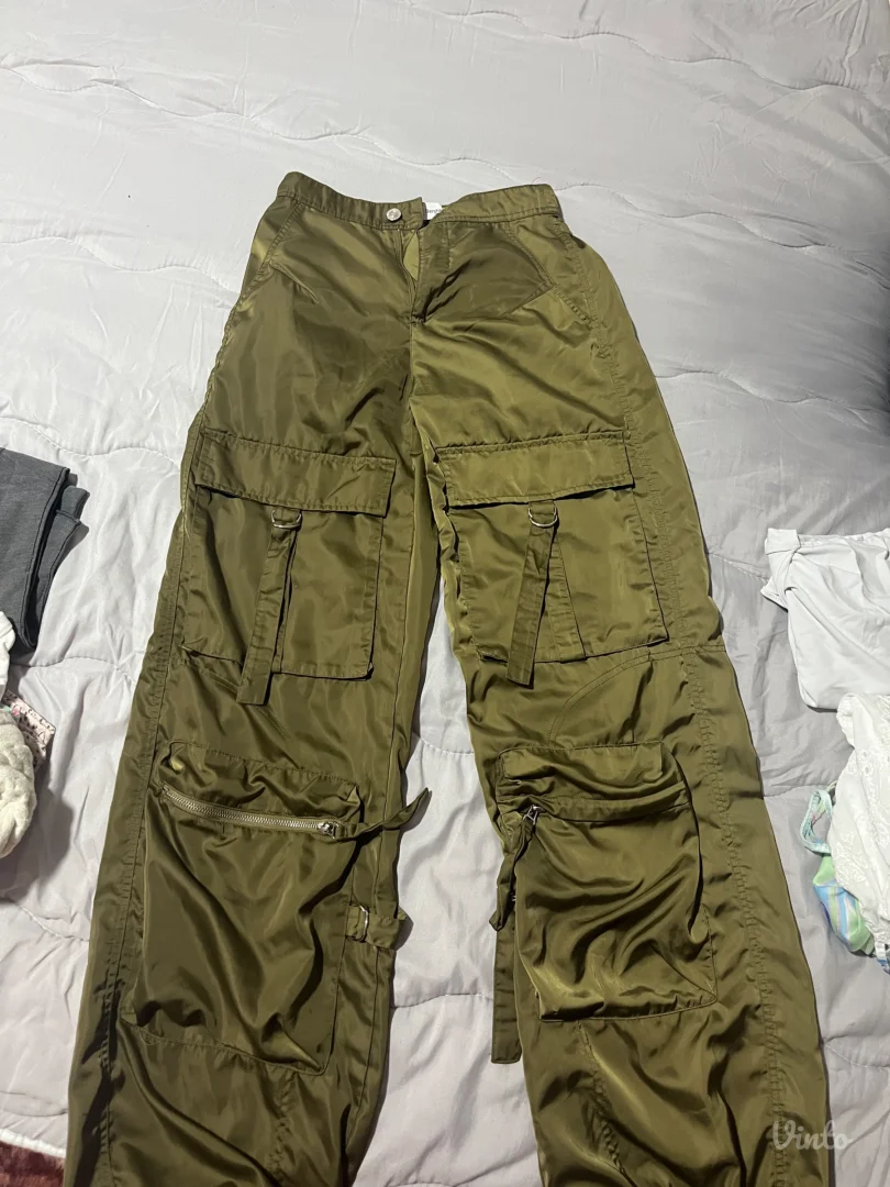 Bershka zeleni komplet