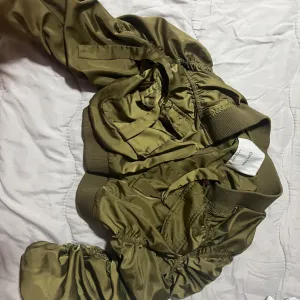 Bershka zeleni komplet